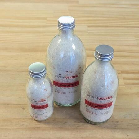 Strawberry Bath Tonic 300g Jar
