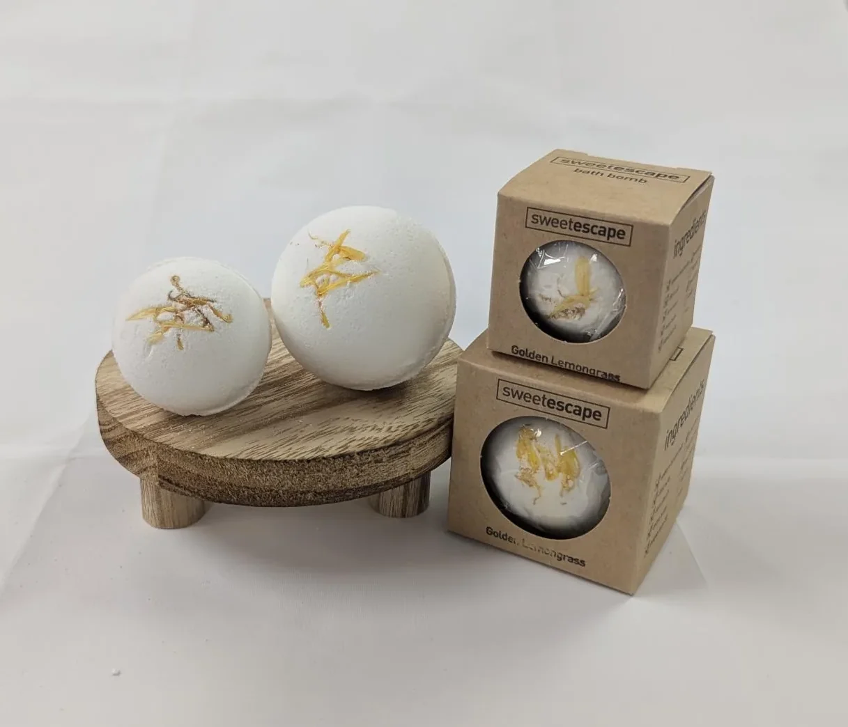 Individual Mini Bath Bomb - Lemongrass (with Petals)